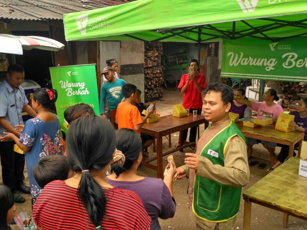Warung Berkah di Pemukiman Pemulung Nasi Padang Dijual Rp5.000 1