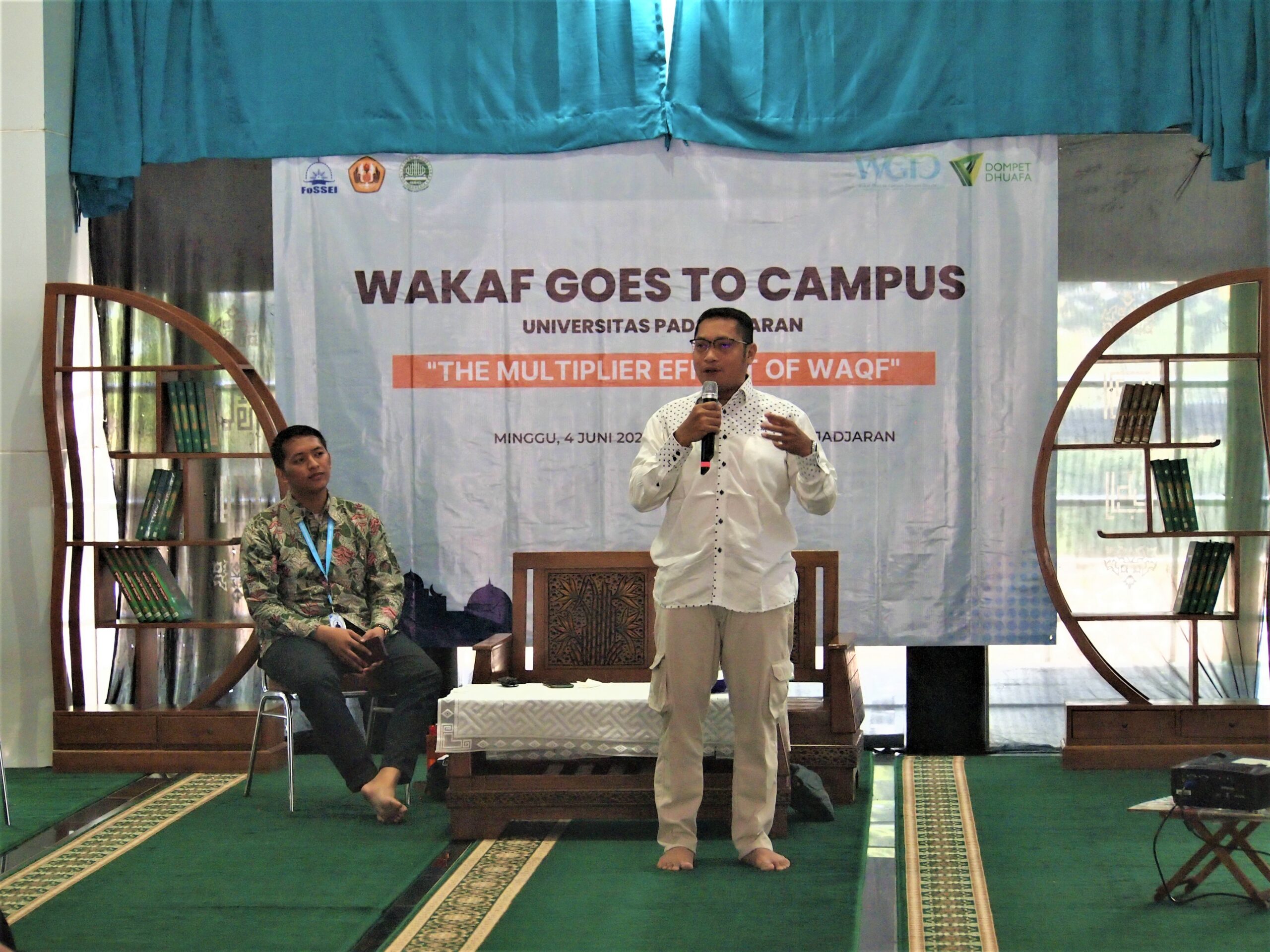 Pemaparan Materi Literasi Wakaf di Masjid Raya Padjajaran